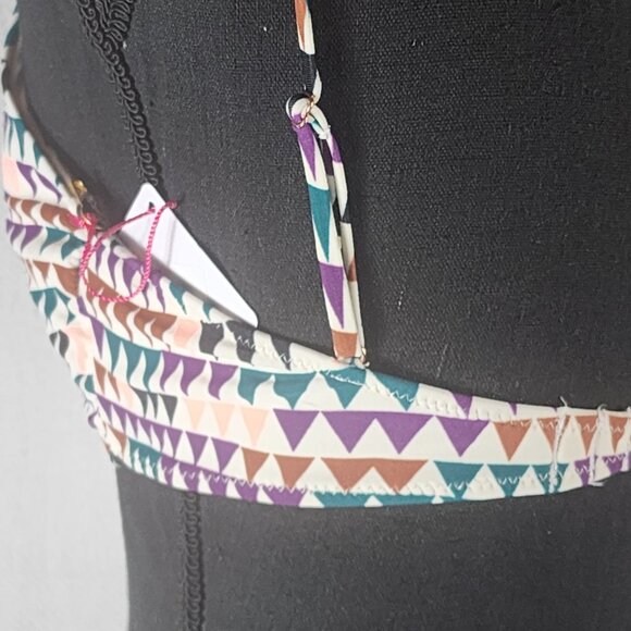Vanilla/Beach Purple Multi Color Triangle Print Lined Nylon Span Bikini Top Sz M - Picture 10 of 16